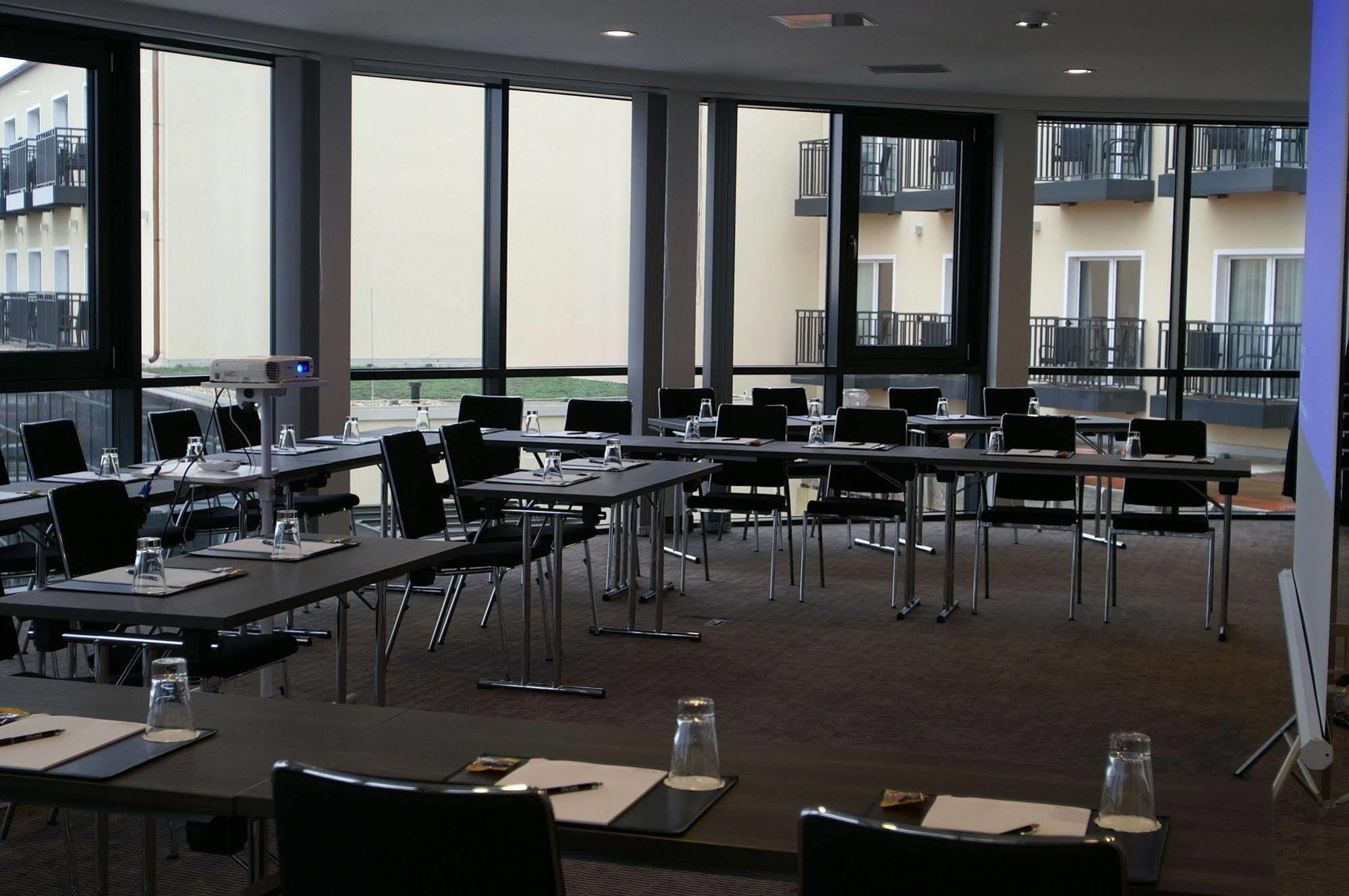 Vital Hotel Rhein Main Therme Wellness Resort & Spa Hofheim Bagian luar foto